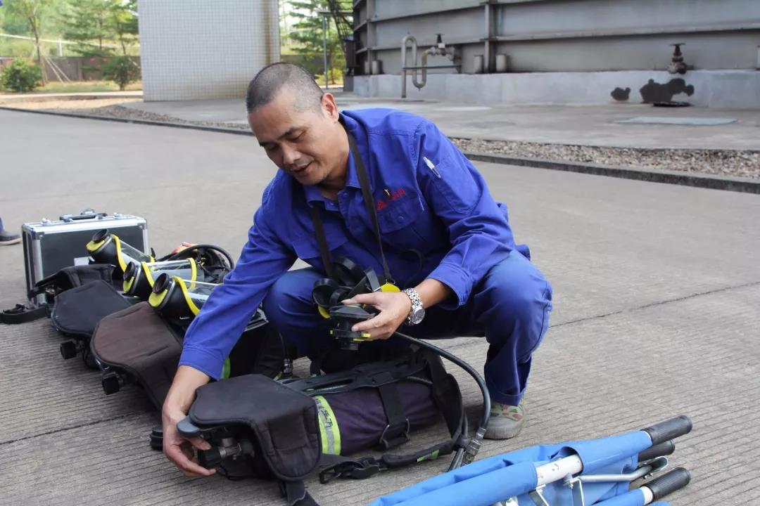 黨員立潮頭，領跑當先鋒｜蔡志聰：危險面前的“保護傘”